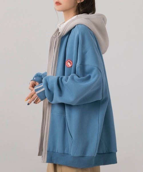 sevens(セブンズ)の「【sevens】フェイクレイヤードオーバーサイズパーカー(パーカー・レディース・ライトブルー/ダークブルー・FREE)」の11枚目の写真