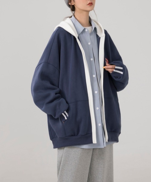 sevens(セブンズ)の「【sevens】フェイクレイヤードオーバーサイズパーカー(パーカー・レディース・ライトブルー/ダークブルー・FREE)」の10枚目の写真