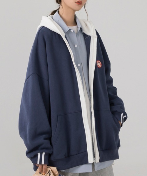 sevens(セブンズ)の「【sevens】フェイクレイヤードオーバーサイズパーカー(パーカー・レディース・ライトブルー/ダークブルー・FREE)」の4枚目の写真