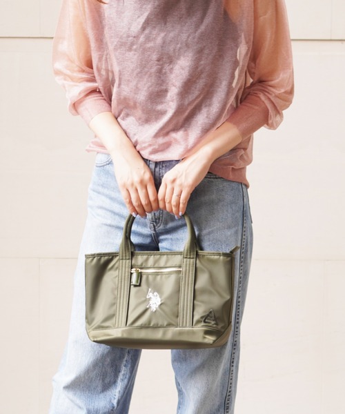U.S. POLO ASSN.（ユーエスポロアッスン）の「【U.S. POLO ASSN.】 ユーエスポロアッスン　リサイクルナイロン　トートバッグS　USPA-2595（トートバッグ・レディース・レッド/ブラック/カーキ/ベージュ/ホワイト系その他/ホワイト×ブラック/ライトピンク/ライトブルー/イエロー/ネイビー/グレー/ネイビー系/ベージュ系/ブラック系/ライトグレー/ライトカーキ・FREE）」の11枚目の写真