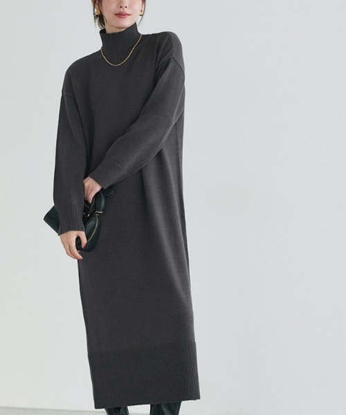 Pierrot（ピエロ）の「もっちりカシミヤタッチハイネックロングニット