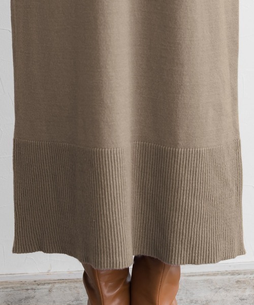Pierrot(ピエロ)の「もっちりカシミヤタッチハイネックロングニットワンピース(ワンピース・レディース・ブラック/ブルー/グリーン/モカ/グレイッシュベージュ/ブルー系その他/チャコール/ライトグレー/ダークブラウン/グレー系その他2・LL/M/L/PM)」の14枚目の写真