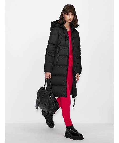 ARMANI EXCHANGE(アルマーニエクスチェンジ)の「【A|X アルマーニ エクスチェンジ】ロング丈ダウンコート フーディ(リサイクルポリエステル)(ダウンジャケット/コート・レディース・ブラック・MEDIUM/X-SMALL/SMALL)」の6枚目の写真