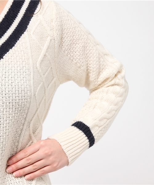 CIAOPANIC（チャオパニック）の「【Ciaopanic】Vネックチルデン（ニット/セーター・レディース・ネイビー/オフホワイト・FREE）」の7枚目の写真