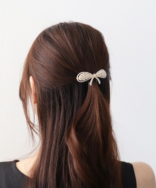 Three Four Time（ｽﾘｰﾌｫｰﾀｲﾑ）の「パールリボンローマピン【結婚式/パーティ/フォーマル/デイリー】（バレッタ/ヘアクリップ・レディース・ゴールド・FREE）」の7枚目の写真