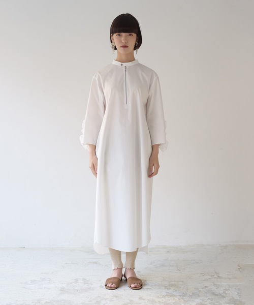 La SRIC(ラスリック)の「La SRIC / 袖バックフリルOP(シャツワンピース・レディース・オフホワイト/ネイビー・38)」の9枚目の写真