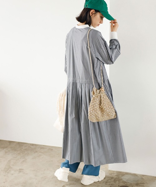 GeeRA（ジーラ）の「タック切替バンドカラーシャツワンピース（シャツワンピース・レディース・ネイビー/ストライプ/ベージュ/ブラック系その他・LARGE/X-LARGE/SMALL/XX-LARGE/MEDIUM）」の10枚目の写真