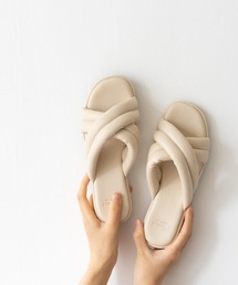 menue | クロスストラップ クッションサンダル(サンダル)