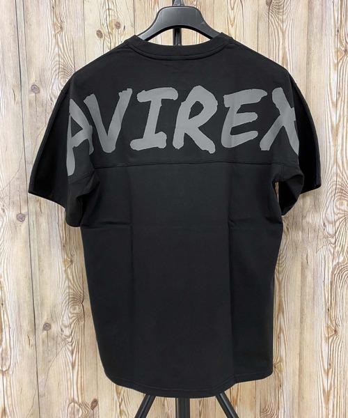 AVIREX(アヴィレックス)の「バックロゴ ワイドシルエット半袖Tシャツ(Tシャツ/カットソー・メンズ・オフホワイト/ブラック・L/M/XXL/XL)」の2枚目の写真