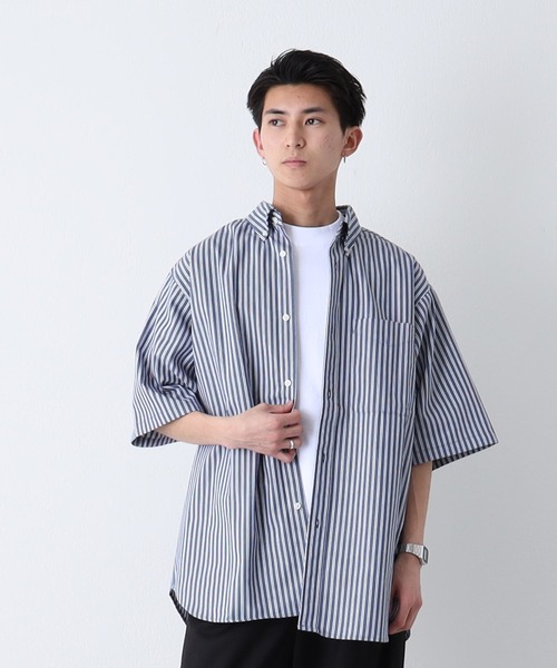 COLONY 2139(コロニートゥーワンスリーナイン)の「ジャガードストライプボタンダウン半袖シャツ(シャツ/ブラウス・メンズ・ホワイト/ネイビー/ブルー・MEDIUM/LARGE)」の3枚目の写真