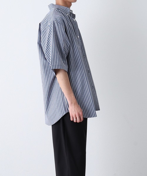 COLONY 2139(コロニートゥーワンスリーナイン)の「ジャガードストライプボタンダウン半袖シャツ(シャツ/ブラウス・メンズ・ホワイト/ネイビー/ブルー・MEDIUM/LARGE)」の14枚目の写真