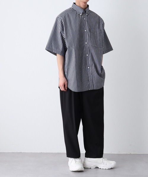 COLONY 2139(コロニートゥーワンスリーナイン)の「ジャガードストライプボタンダウン半袖シャツ(シャツ/ブラウス・メンズ・ホワイト/ネイビー/ブルー・MEDIUM/LARGE)」の10枚目の写真