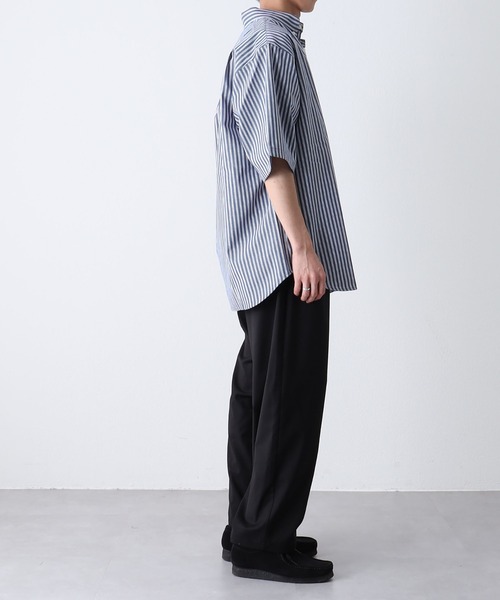 COLONY 2139(コロニートゥーワンスリーナイン)の「ジャガードストライプボタンダウン半袖シャツ(シャツ/ブラウス・メンズ・ホワイト/ネイビー/ブルー・MEDIUM/LARGE)」の6枚目の写真