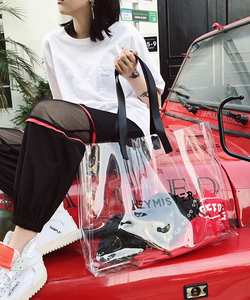 c.u.l(シーユーエル)の「【c.u.l】PVC クリアカラートートバッグ cula367(トートバッグ・レディース・パープル/ブラウン/ブルー/レッド/クリア・FREE)」の5枚目の写真