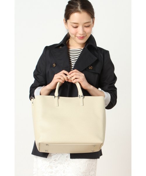 La TOTALITE（ラトータリテ）の「GIANNI NOTARO バックインバックツキトート。（トートバッグ・レディース・ベージュ/イエロー・FREE）」の6枚目の写真