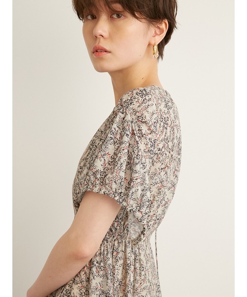 emmi（エミ）の「【emmi atelier】スパイシーフラワーワンピース