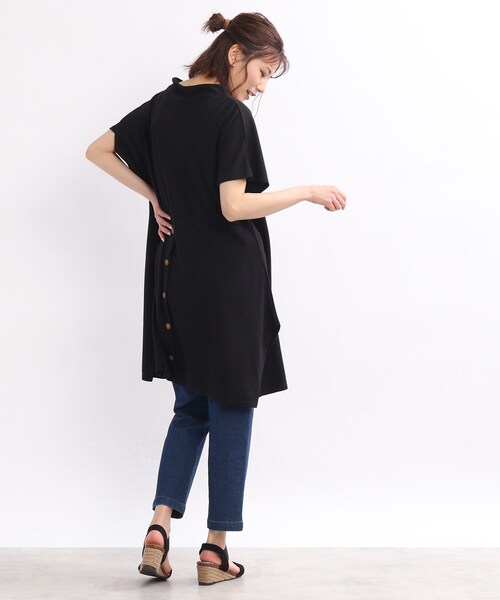 SHOO・LA・RUE(シューラルー)の「◆リップルバック釦ワンピース(ワンピース・レディース・ライトブルー/ブラック/カーキ・02/03/04)」の11枚目の写真