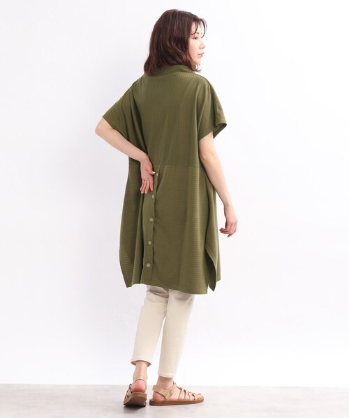 SHOO・LA・RUE(シューラルー)の「◆リップルバック釦ワンピース(ワンピース・レディース・ライトブルー/ブラック/カーキ・02/03/04)」の17枚目の写真