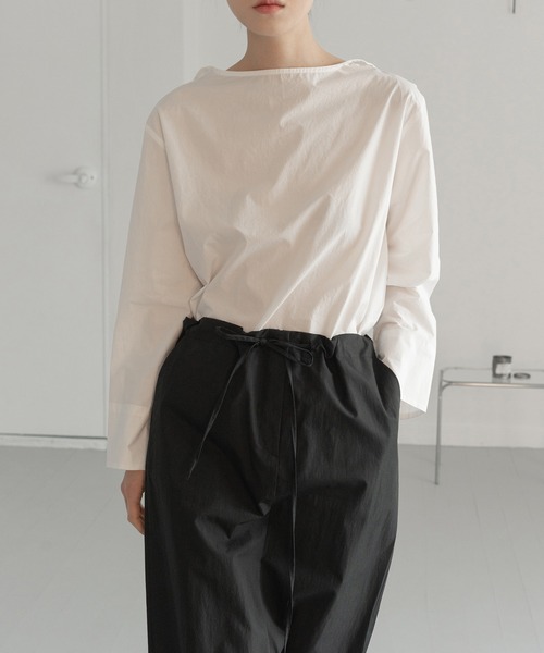 MUYMONA(ムイモナ)の「バックリボン Vネックブラウス mmw22s017【MUYMONA】【2022SS】(シャツ/ブラウス・レディース・オフホワイト/ブルー/ブラック・FREE)」の6枚目の写真