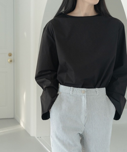 MUYMONA(ムイモナ)の「バックリボン Vネックブラウス mmw22s017【MUYMONA】【2022SS】(シャツ/ブラウス・レディース・オフホワイト/ブルー/ブラック・FREE)」の5枚目の写真