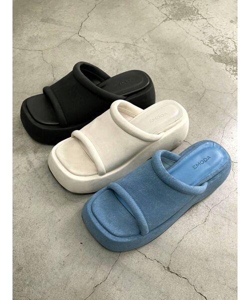 EMODA(エモダ)の「バルキーウェッジサンダル(サンダル・レディース・ブルー/ホワイト/ブラック・SMALL/LARGE/MEDIUM)」の17枚目の写真