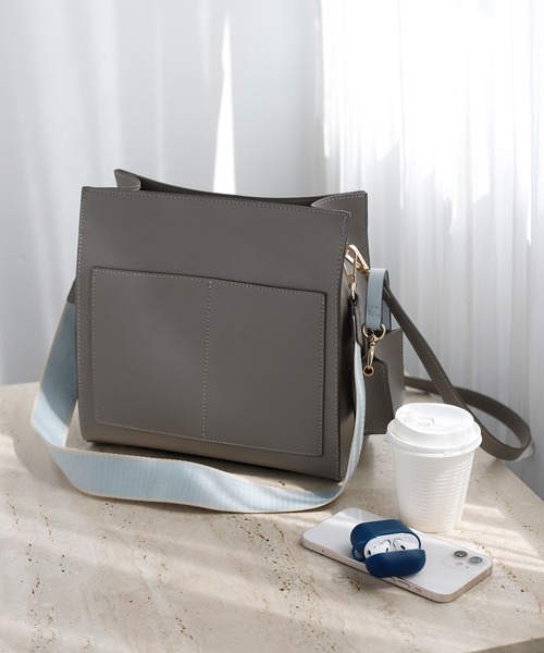 ANEMONE（アネモネ）の「ミニケース付きポイントカラースクエア2WAY