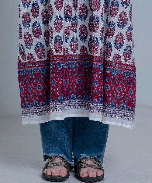 LUPILIEN（ルピリアン）の「Made in indiaダマスク柄プリント　ワンピース（ワンピース・レディース・ブラック/ネイビー/オフホワイト・FREE）」の8枚目の写真