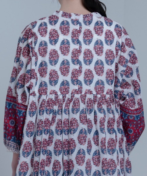 LUPILIEN（ルピリアン）の「Made in indiaダマスク柄プリント　ワンピース（ワンピース・レディース・ブラック/ネイビー/オフホワイト・FREE）」の10枚目の写真