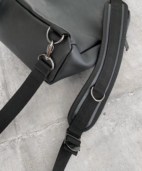LVEU.(ラブユ.)の「2way faux leather mini ruck sack with pouch / 2way合皮ミニリュックポーチ付き(バックパック/リュック・レディース・ブラック・FREE)」の7枚目の写真