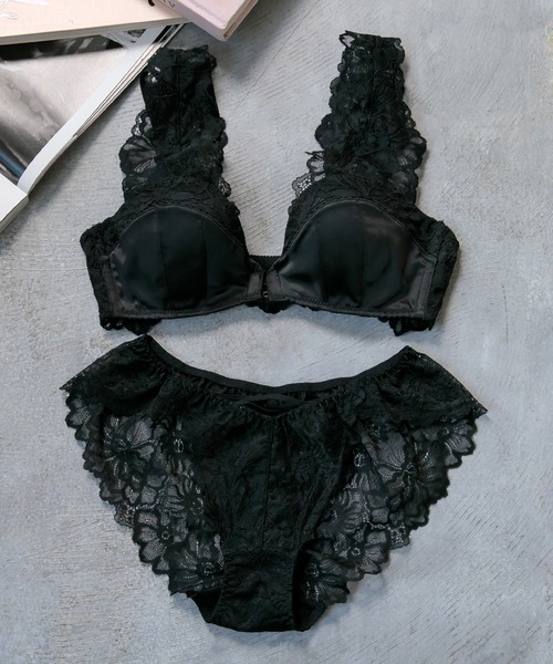 Absorle（アブソール）の「すらっとレーシーサテン　ブラ&ショーツセット（ブラ&ショーツ・レディース・ブラック/ベージュ系その他/プラム・B65/B70/B75/E65/E75/F65/D70/F70/C70/C75/F75/D75/C65/D65/E70）」の7枚目の写真