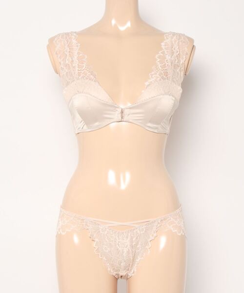 Absorle（アブソール）の「すらっとレーシーサテン　ブラ&ショーツセット（ブラ&ショーツ・レディース・ブラック/ベージュ系その他/プラム・B65/B70/B75/E65/E75/F65/D70/F70/C70/C75/F75/D75/C65/D65/E70）」の11枚目の写真