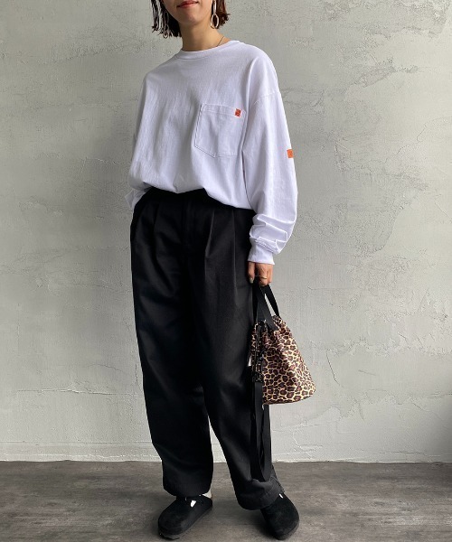 UNIVERSAL OVERALL（ユニバーサルオーバーオール）の「【FINEBOYS 11月号掲載】[UNIVERSAL OVERALL/ユニバーサルオーバーオール] 別注 ロングスリーブポケットTシャツ（Tシャツ/カットソー・レディース・ホワイト/ブラック/ブラウン/グリーン/グリーン系・S/M/L）」の15枚目の写真