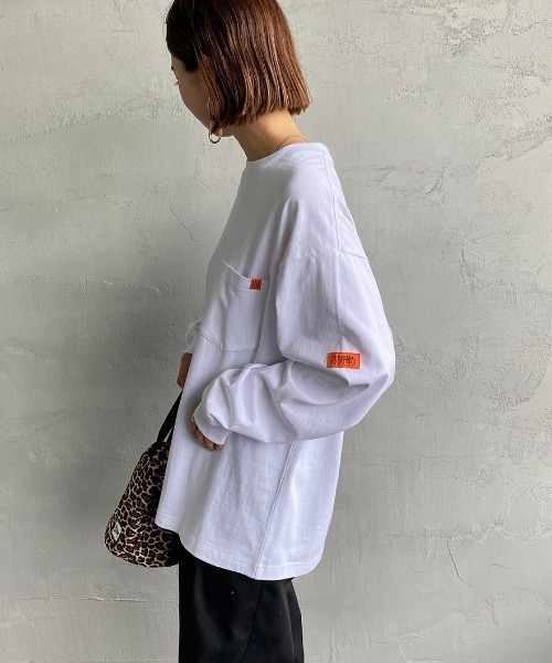 UNIVERSAL OVERALL（ユニバーサルオーバーオール）の「【FINEBOYS 11月号掲載】[UNIVERSAL OVERALL/ユニバーサルオーバーオール] 別注 ロングスリーブポケットTシャツ（Tシャツ/カットソー・レディース・ホワイト/ブラック/ブラウン/グリーン/グリーン系・S/M/L）」の19枚目の写真