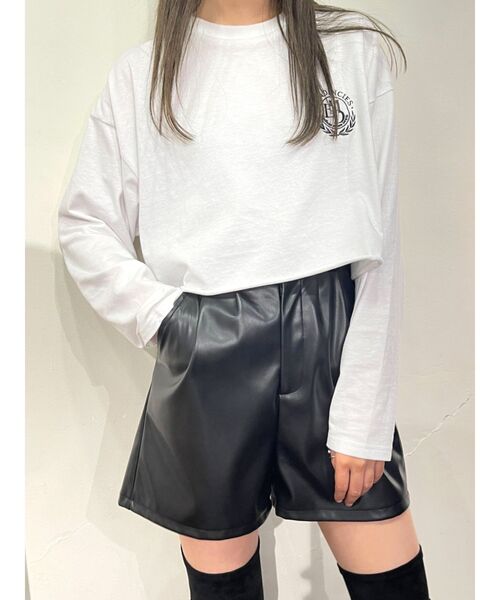 EMODA（エモダ）の「エンブレムロゴロングTシャツ（Tシャツ/カットソー・レディース・ホワイト/ブラック/ネイビー/グレー・FREE）」の9枚目の写真