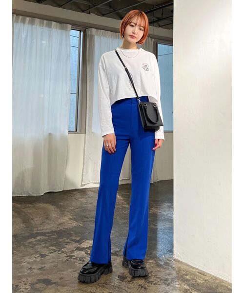 EMODA（エモダ）の「エンブレムロゴロングTシャツ（Tシャツ/カットソー・レディース・ホワイト/ブラック/ネイビー/グレー・FREE）」の6枚目の写真