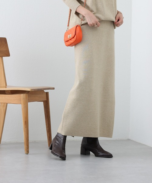 COLONY 2139（コロニートゥーワンスリーナイン）の「リサイクルポリPBTミラノリブペンシルスカート（スカート・レディース・ブラック/ベージュ/グレー・SMALL/MEDIUM）」の12枚目の写真