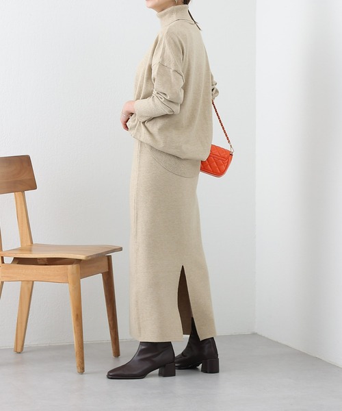 COLONY 2139（コロニートゥーワンスリーナイン）の「リサイクルポリPBTミラノリブペンシルスカート（スカート・レディース・ブラック/ベージュ/グレー・SMALL/MEDIUM）」の15枚目の写真