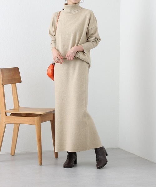 COLONY 2139（コロニートゥーワンスリーナイン）の「リサイクルポリPBTミラノリブペンシルスカート（スカート・レディース・ブラック/ベージュ/グレー・SMALL/MEDIUM）」の17枚目の写真