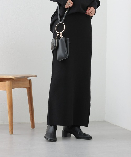 COLONY 2139（コロニートゥーワンスリーナイン）の「リサイクルポリPBTミラノリブペンシルスカート（スカート・レディース・ブラック/ベージュ/グレー・SMALL/MEDIUM）」の5枚目の写真