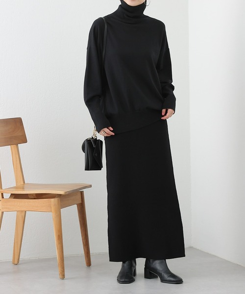 COLONY 2139（コロニートゥーワンスリーナイン）の「リサイクルポリPBTミラノリブペンシルスカート（スカート・レディース・ブラック/ベージュ/グレー・SMALL/MEDIUM）」の7枚目の写真