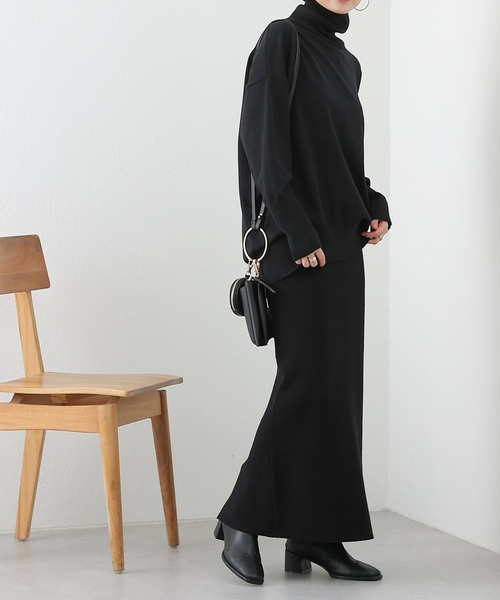 COLONY 2139（コロニートゥーワンスリーナイン）の「リサイクルポリPBTミラノリブペンシルスカート（スカート・レディース・ブラック/ベージュ/グレー・SMALL/MEDIUM）」の8枚目の写真