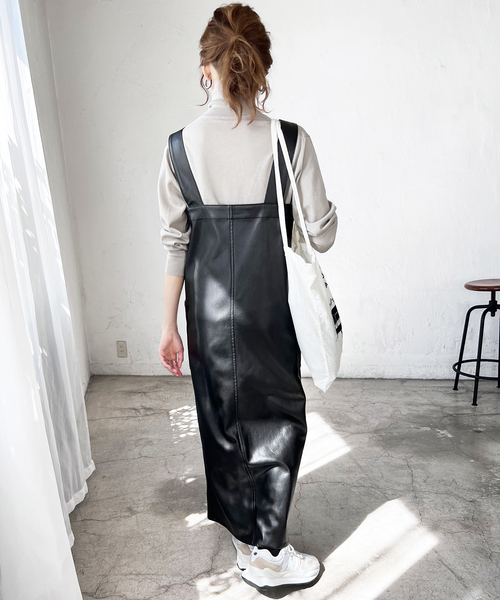 Spick & Span(スピックアンドスパン)の「フェイクレザーワンピース(ワンピース・レディース・ブラック・36/38)」の4枚目の写真