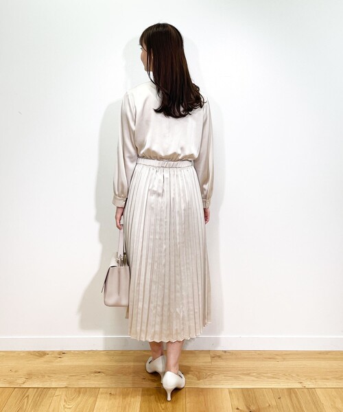 OPAQUE.CLIP（オペークドットクリップ）の「◆DELEGANT サテンプリーツワンピース【OPAQUE.CLIP NAVY】（ワンピース・レディース・ナチュラル/ネイビー・34/36/38/40/42）」の7枚目の写真