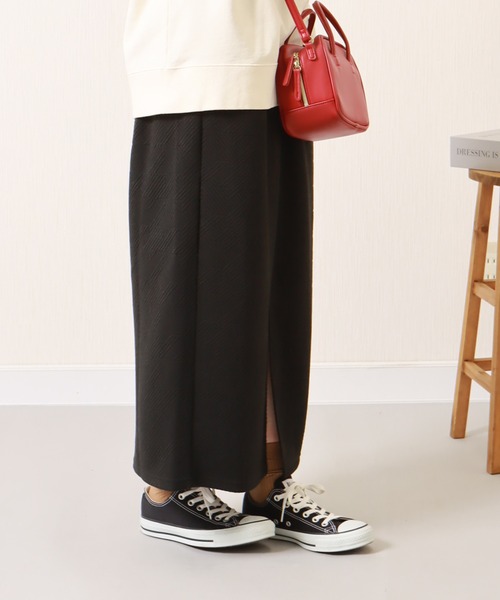 libelle more（リベル モア）の「柄編みカットジャガード　フロントスリットナロースカート（スカート・レディース・ブラック系1/ブラック系2/チャコールグレー/オフホワイト・M）」の3枚目の写真