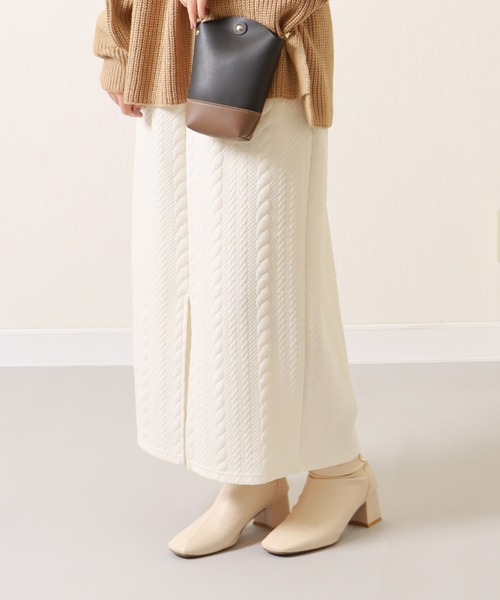 libelle more（リベル モア）の「柄編みカットジャガード　フロントスリットナロースカート（スカート・レディース・ブラック系1/ブラック系2/チャコールグレー/オフホワイト・M）」の5枚目の写真