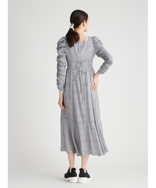 CELFORD（セルフォード）の「割繊サテンギャザースリーブワンピース