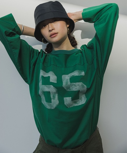 BEAMS（ビームス）の「BEAMS / ルーズ ナンバリング Tシャツ（Tシャツ/カットソー・メンズ・グリーン/ブラック系その他4・L/M/XL/S）」の2枚目の写真