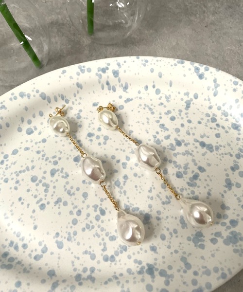 OKIRAKU(オキラク)の「☆ 【by daisy】3連パールピアス RA22-1040(ピアス(両耳用)・レディース・ホワイト・FREE)」の3枚目の写真