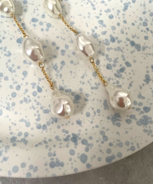 OKIRAKU(オキラク)の「☆ 【by daisy】3連パールピアス RA22-1040(ピアス(両耳用)・レディース・ホワイト・FREE)」の4枚目の写真