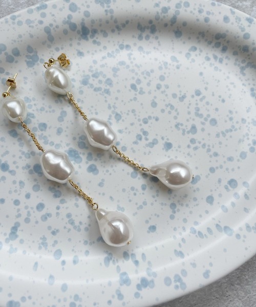 OKIRAKU(オキラク)の「☆ 【by daisy】3連パールピアス RA22-1040(ピアス(両耳用)・レディース・ホワイト・FREE)」の6枚目の写真